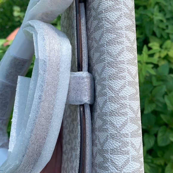 SALE ⬇️⬇️⬇️   BNWT MICHAEL KORS MEDIUM CHAIN WALLET CROSSBODY - Picture 6 of 7